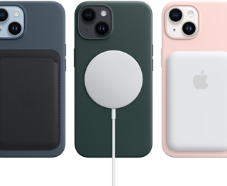 Étuis MagSafe minuit, vert forêt et rose craie pour iPhone 14 avec accessoires MagSafe (un portefeuille, un chargeur et une batterie externe.